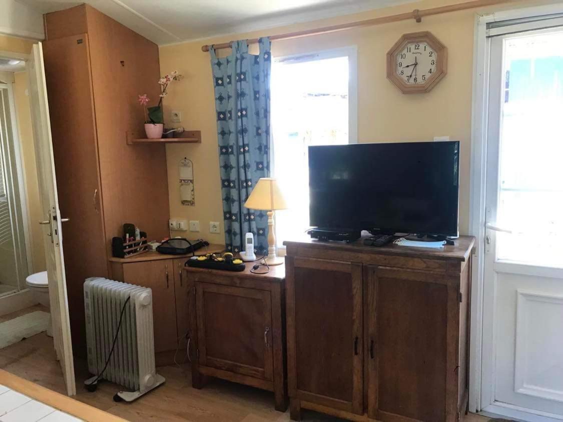 Mobil Home A La Ferme Saint-Martin-de-la-Mer المظهر الخارجي الصورة